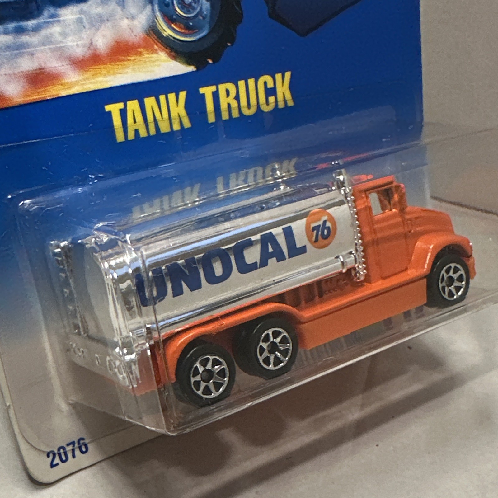 Hot Wheels UNOCAL 76 Tank Truck Orange/Silver Diecast Metal 1:64