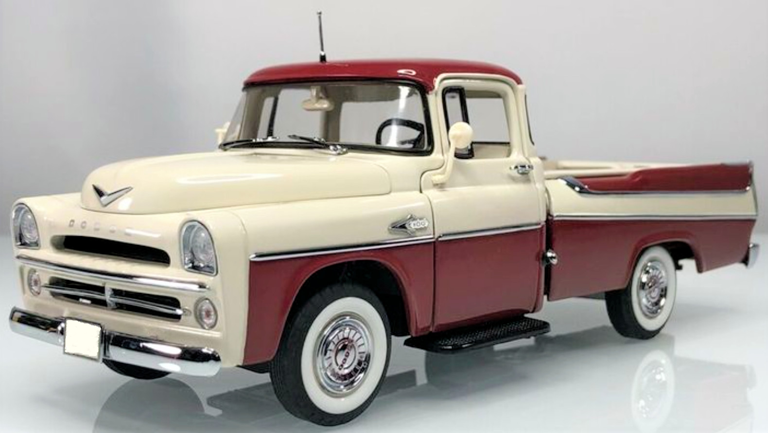 Dodge Chrysler Plymouth Ram Pickup Truck Car Classic Wagon Carousel Red1 24 1 18
