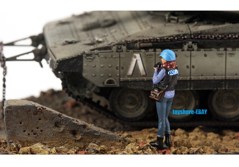 1/72 TANK WW2 War correspondent girl Soldier toy battlefield diorama in stock