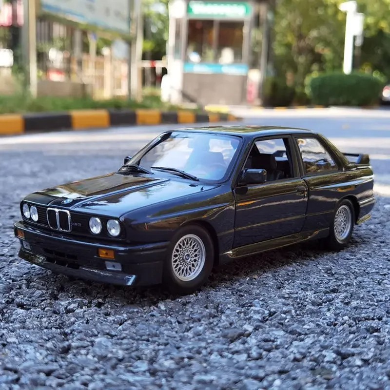 1:24 1988 BMW M3 E30 Diecast Alloy Sports Car Model Sound & Light Collectible
