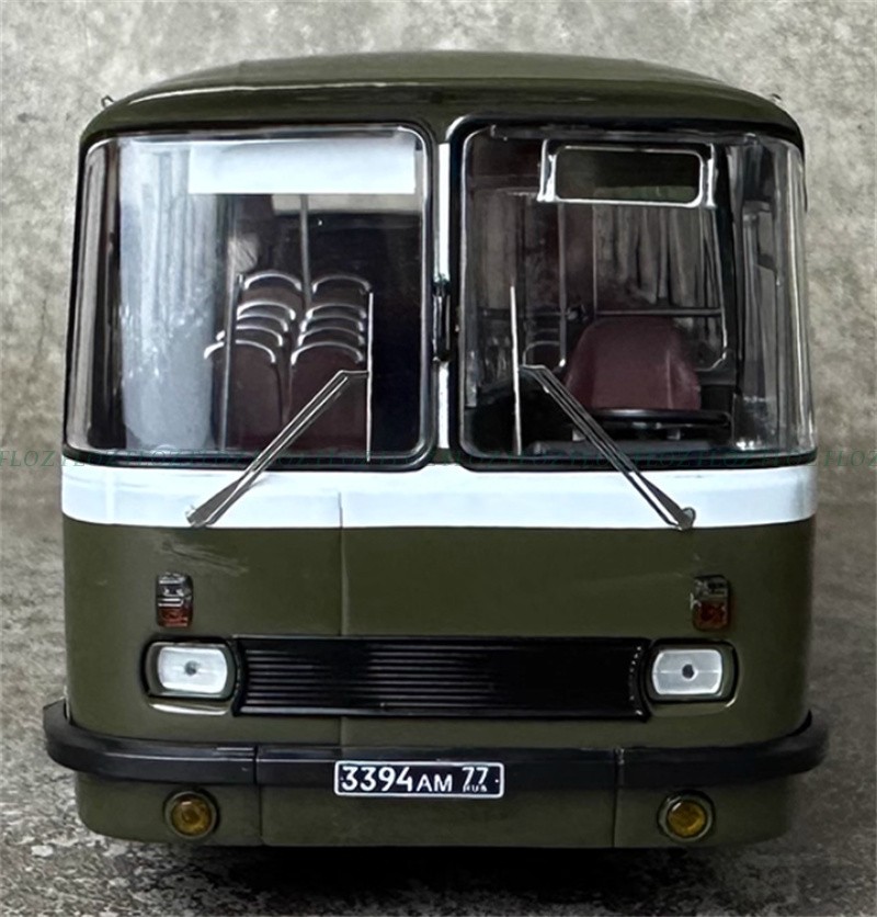 DEMPRICE Russian 695 Bus green 1:43 Bus Pre-built Model