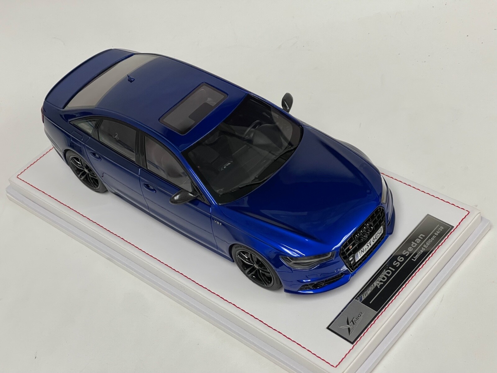 1/18 Ivy Models Audi S6 in Racing Blue Mica Leather Base limited 39 pcs