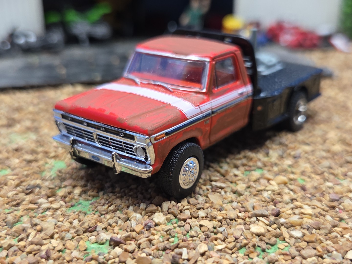 Custom Made 1974 Ford F-150 RANGER XLT 4×4 Greenlight Flat Bed Truck Ertl Farm