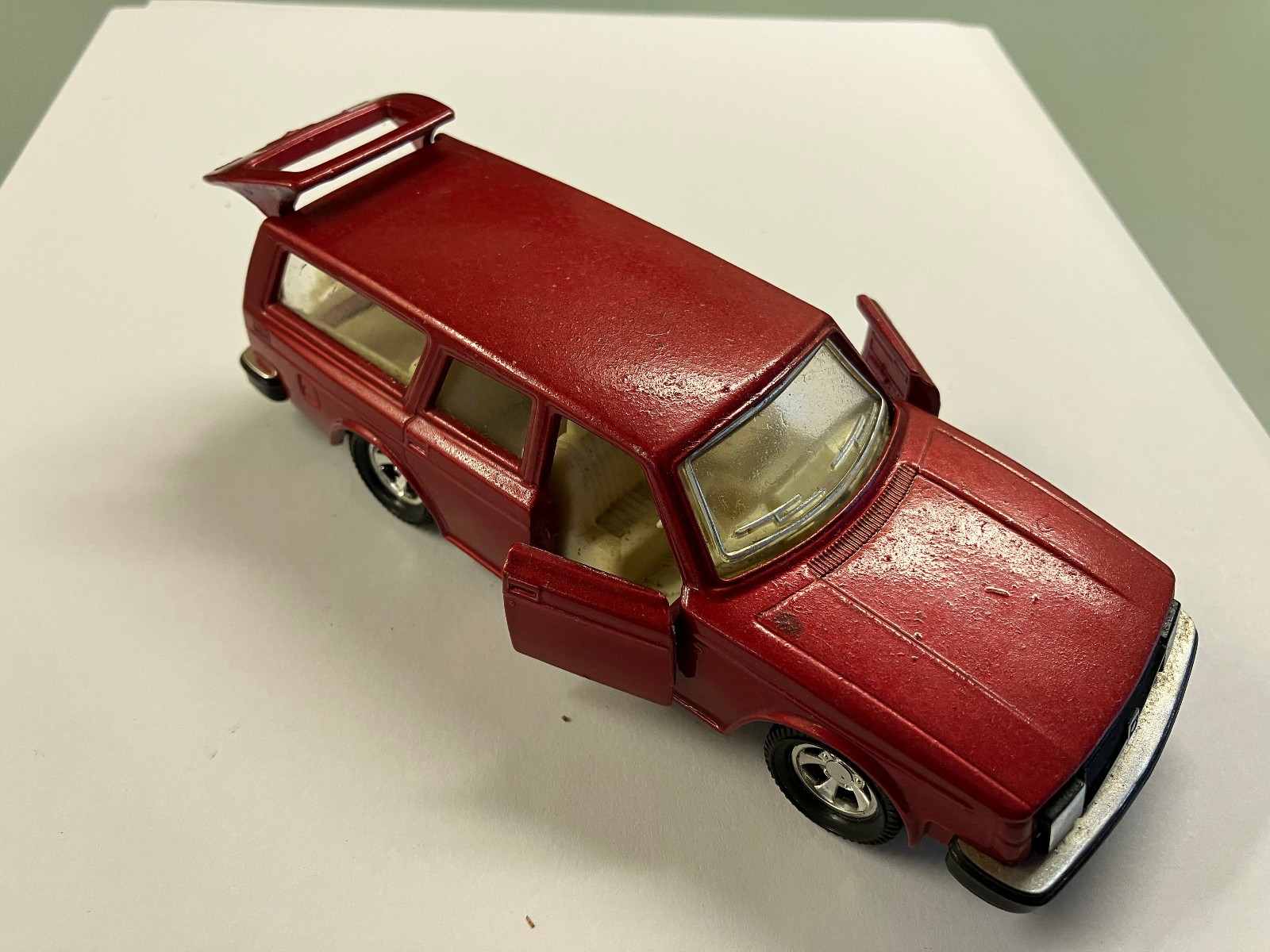 Matchbox Superkings K-74 Volvo Estate in Metallic Red – Made in England -No Box