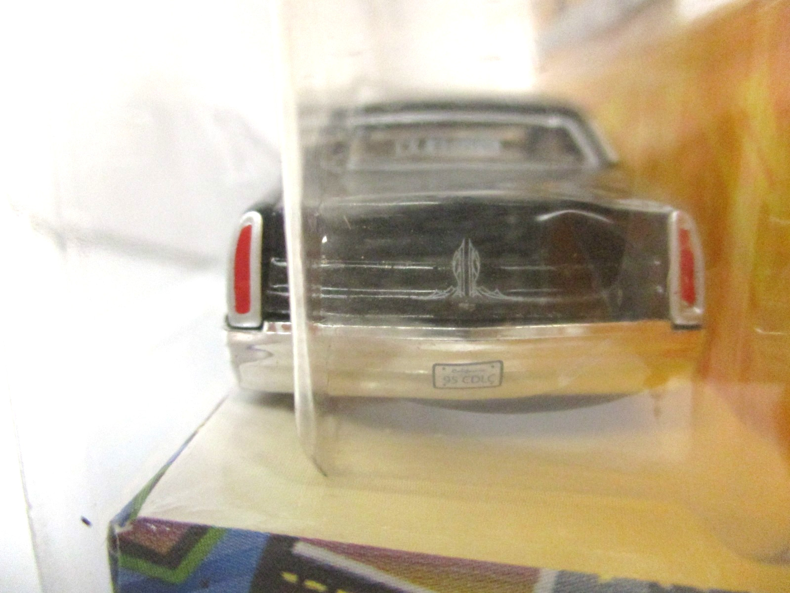 JADA – DUB CITY OLD SKOOL – 1995 CADILLAC FLEETWOOD BROUGHAM LOWRIDER – 1/64