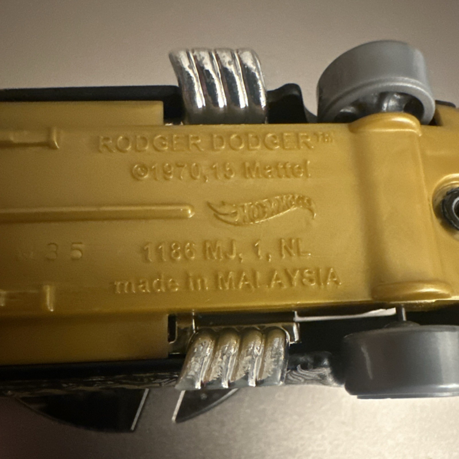 Hot Wheels 1:64 Rodger Dodger Diecast Car Black Gold Silver Steampunk