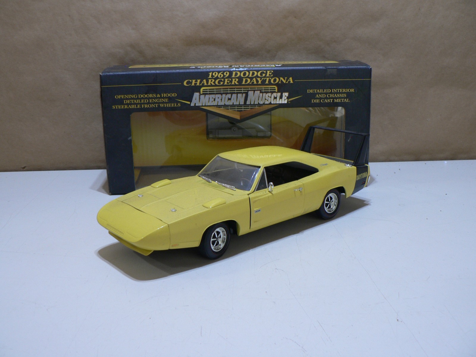 Vintage Ertl American Muscle 1969 Yellow Dodge Charger Hemi Daytona Die Cast
