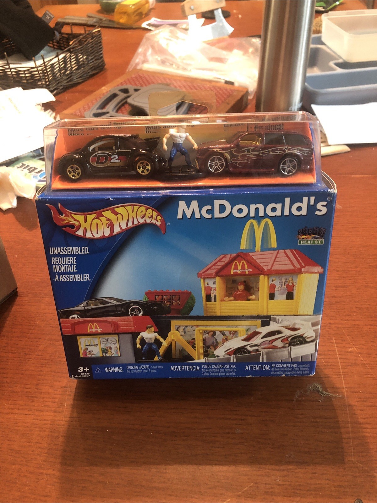 Hot Wheels McDonald’s Drive-Thru Sto & Go Playset VW Volkswagen Beetle Boom Box