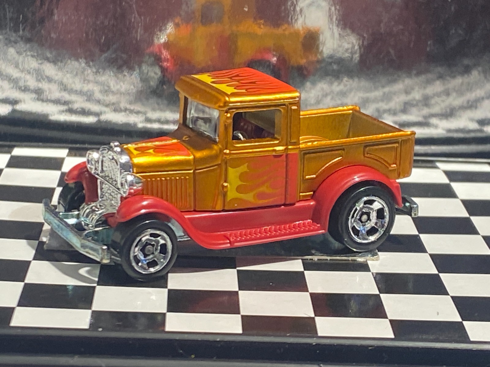 1/64 1929 FORD MODEL A CUSTOM PICKUP HOT ROD GOLD AND RED M30