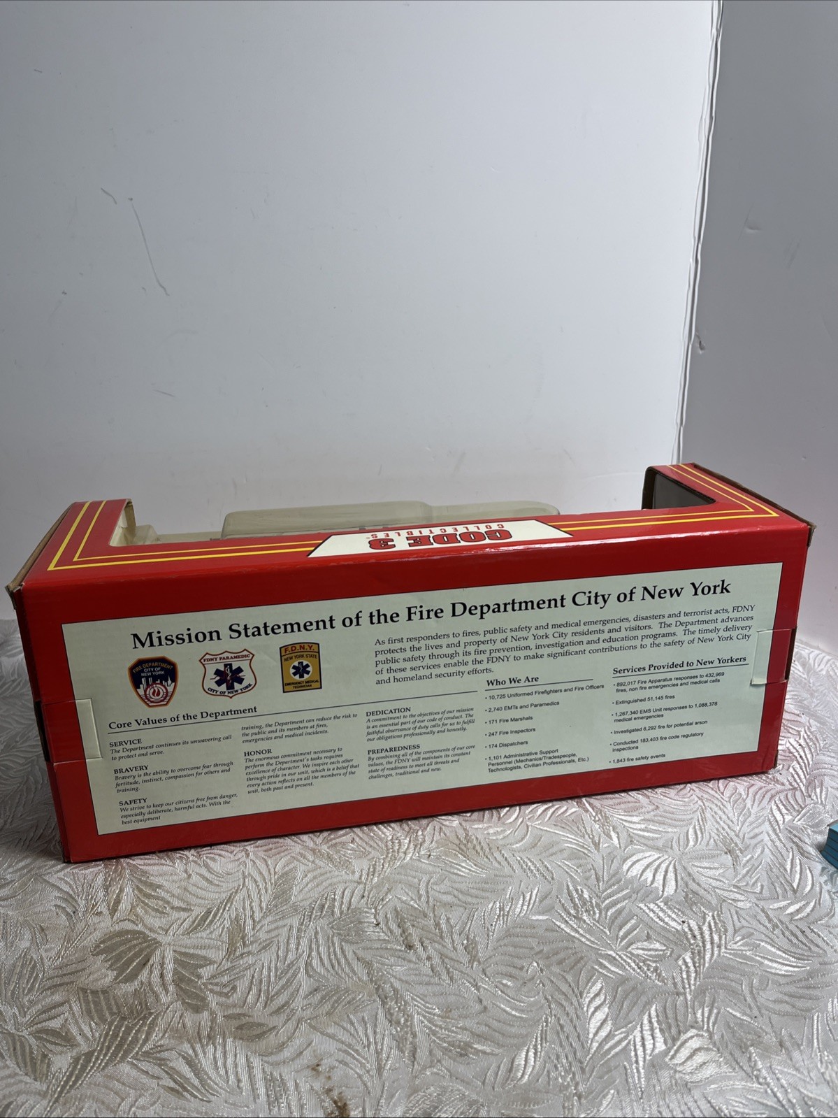 1:32 Code 3 FDNY New York Fire Department Freightliner MT-55 Command Post NEW!!