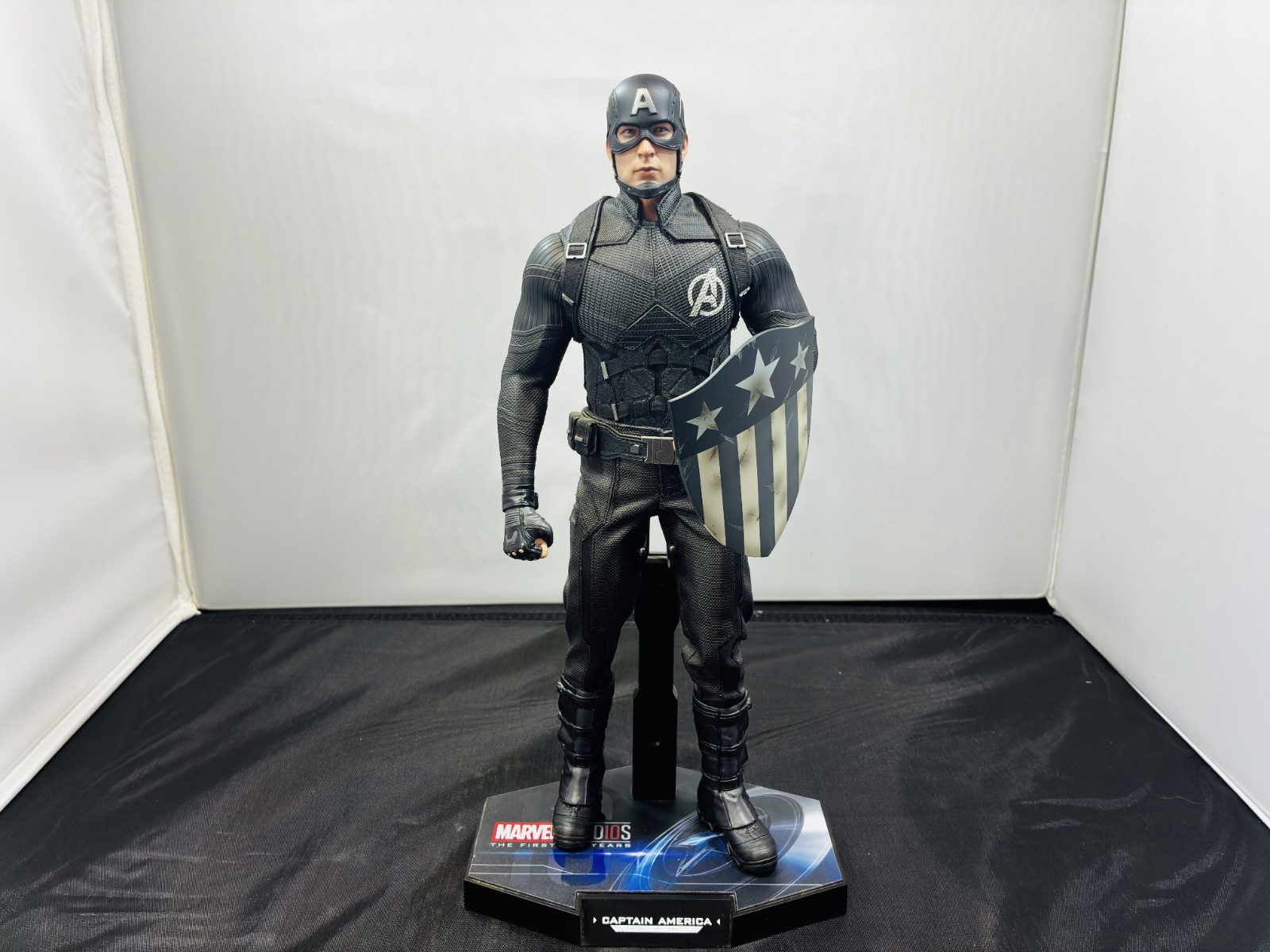 Hot Toys 1/6 mms488 Captain America Concept Art Version Marvel Open Box