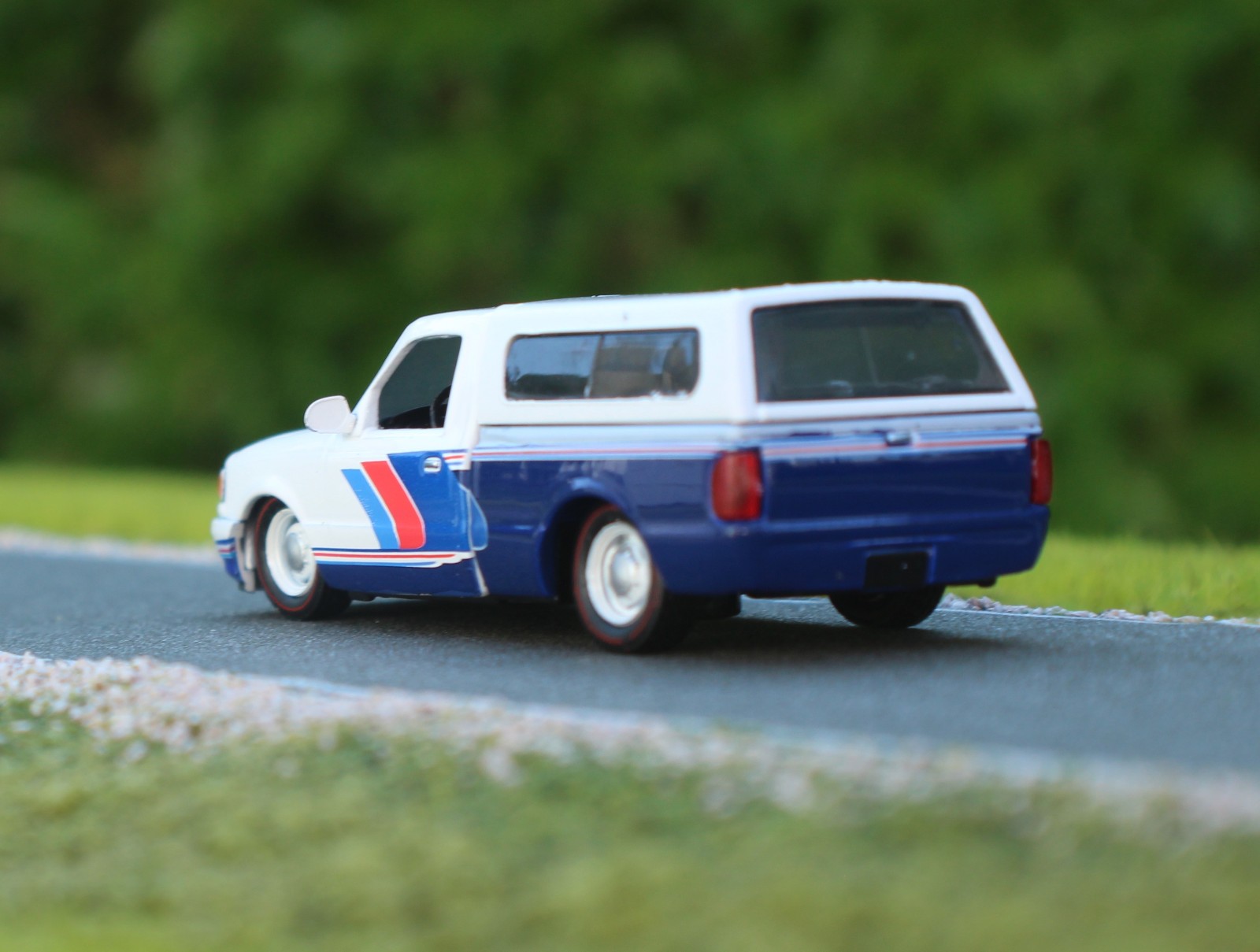 Castline 1/64 M2 Machines Custom 1995 Ford Ranger Mini Truck Topper Camper R109