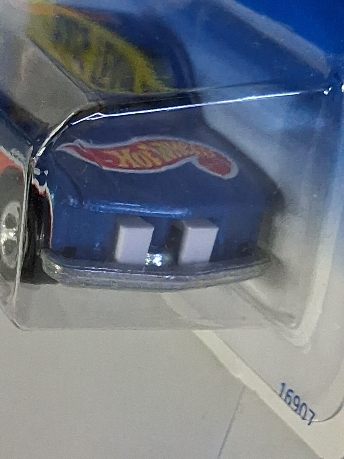 1996 Hotwheels Race Team Series Chevy 1500 ERROR (MISSING FRONT CLIP) SEE PICS