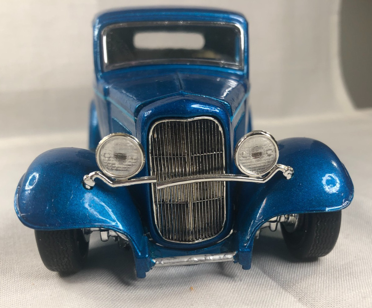 1932 ford coupe Blue diecast Johnny Lightning 1210SF00 1/24