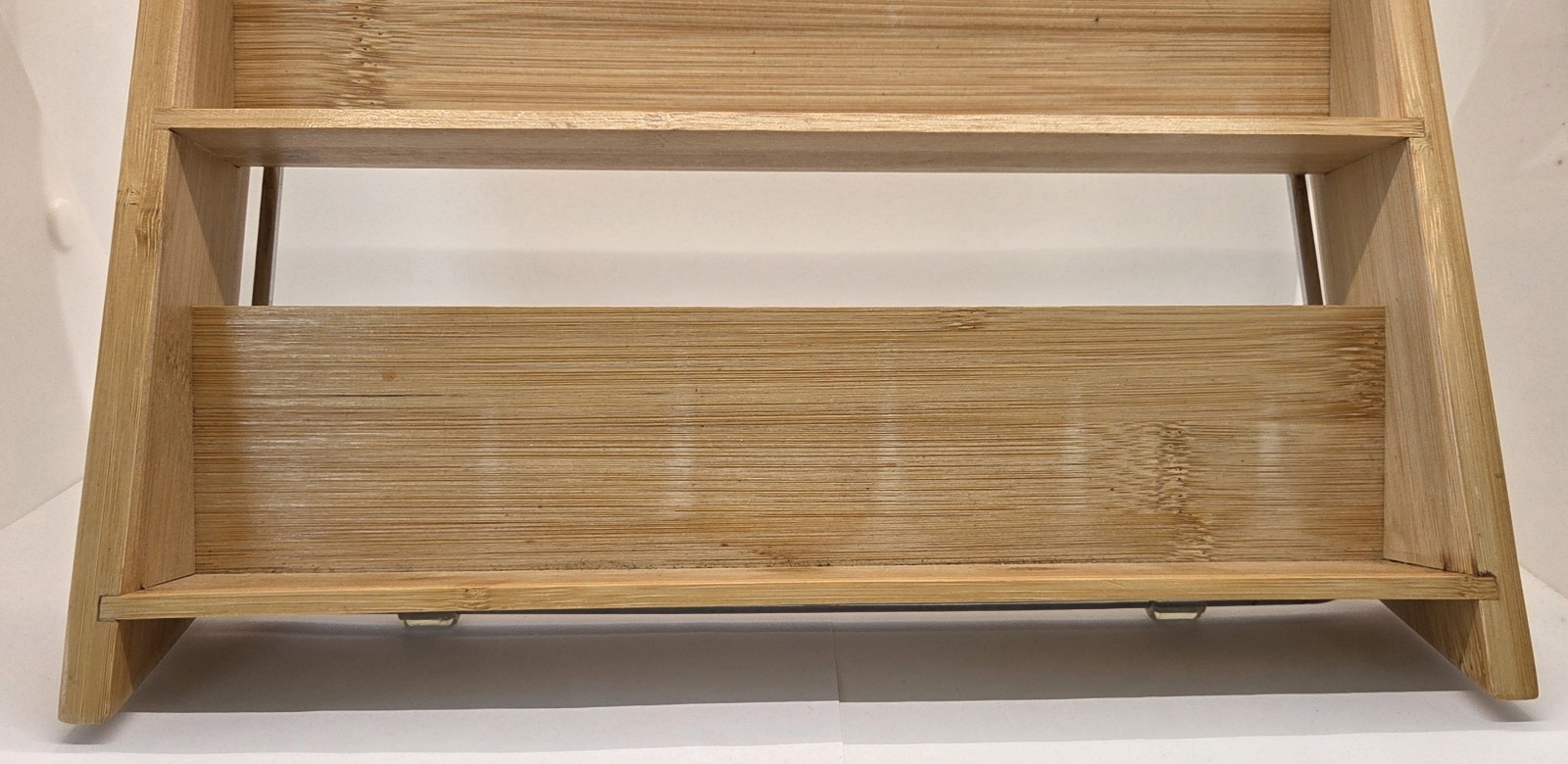 GENERIC STAIR-STYLE DISPLAY STAND, USEFUL FOR APPROXIMATELY 6 HOT WHEELS 1:64