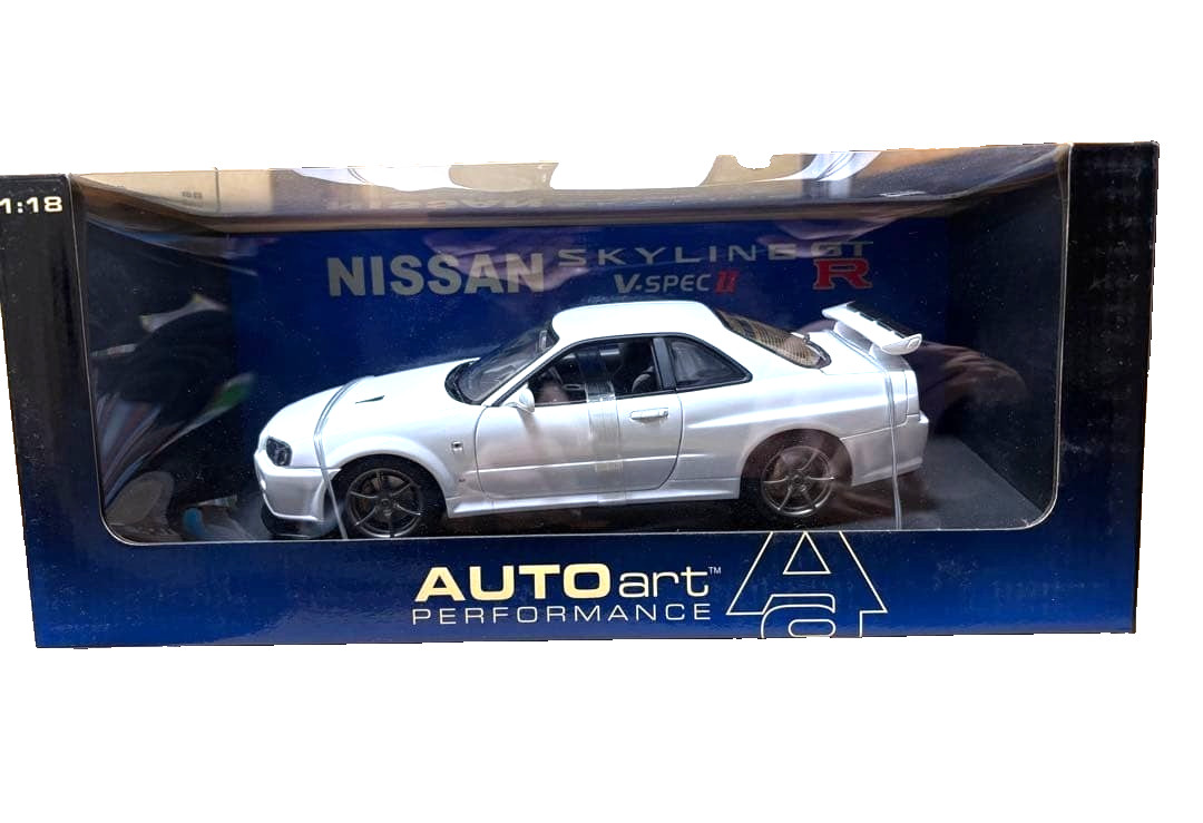 AUTOart PERFORMANCE SKYLINE GT-R V-SPEC II 1/18 White
