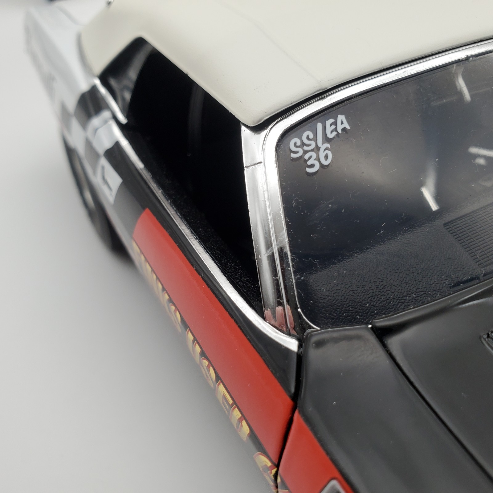 FINKS USED CARS SUPER STOCK 1:18 CUDA SS/EA 426 HEMI ATOMIC A1806130AA BRAND NEW