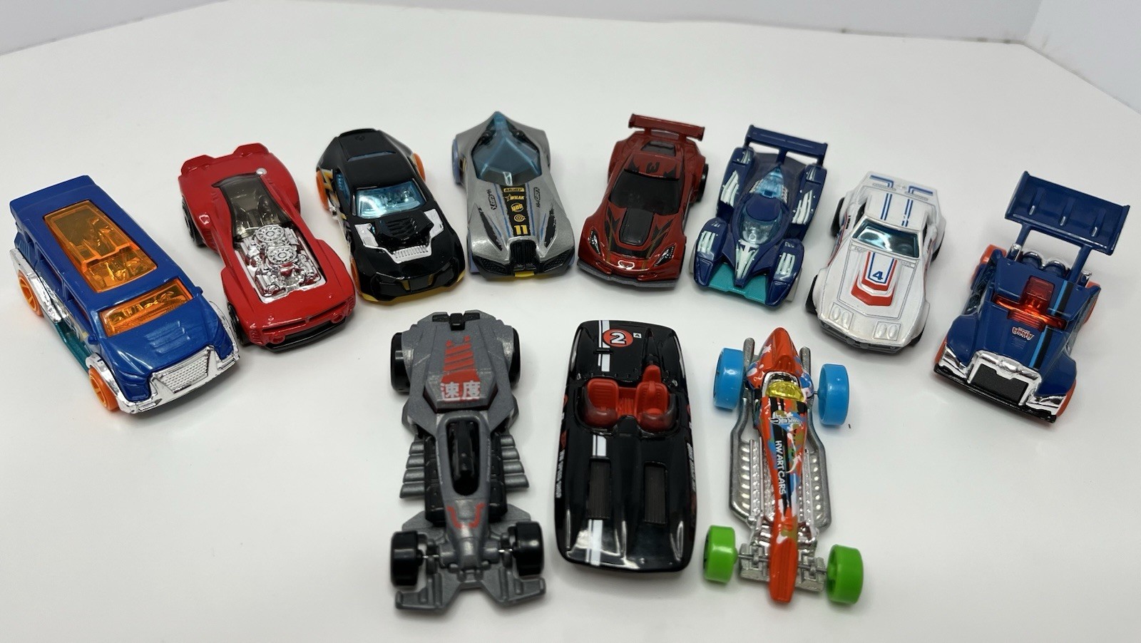 LOT OF 11 Hot Wheels Diecast Cars Loose 2000-now Mattel Corvette Assorted