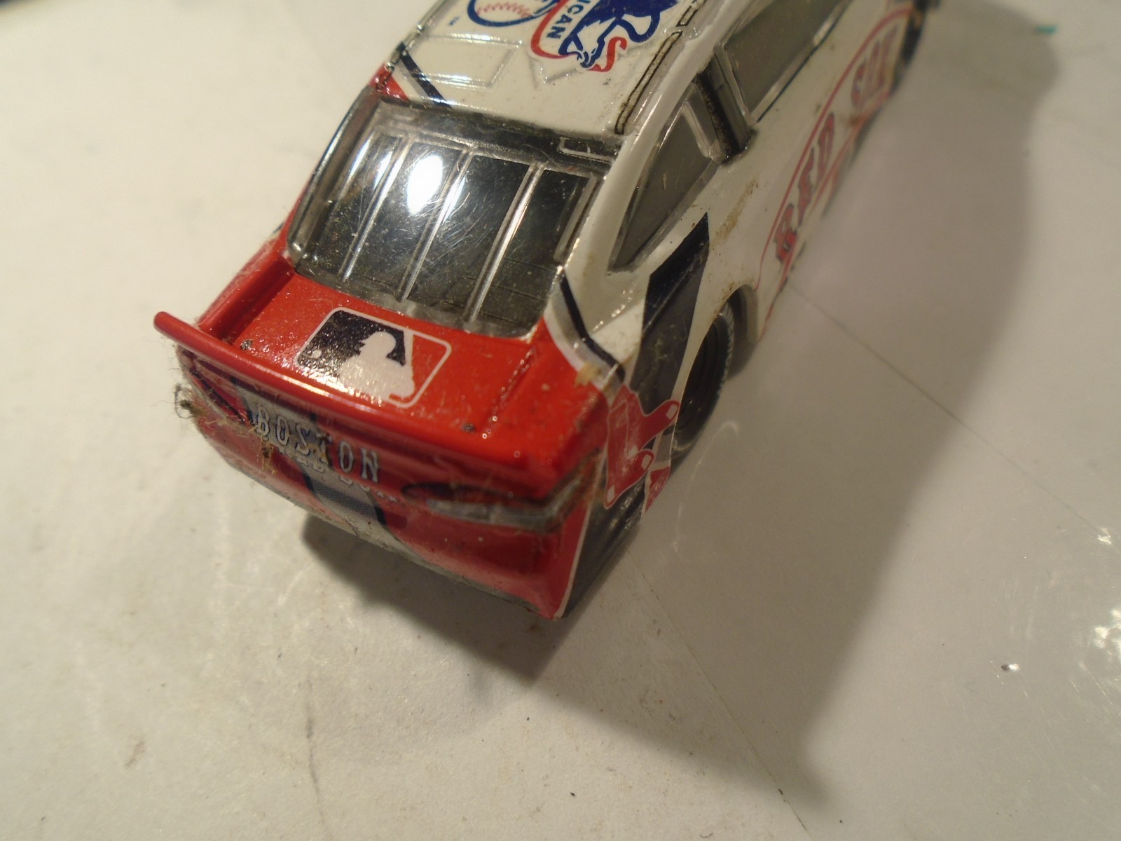 LIONEL/MLBP RACING 1/64 SCALE DIECAST BOSTON RED SOX CAR, EXCELLENT 1-185-1