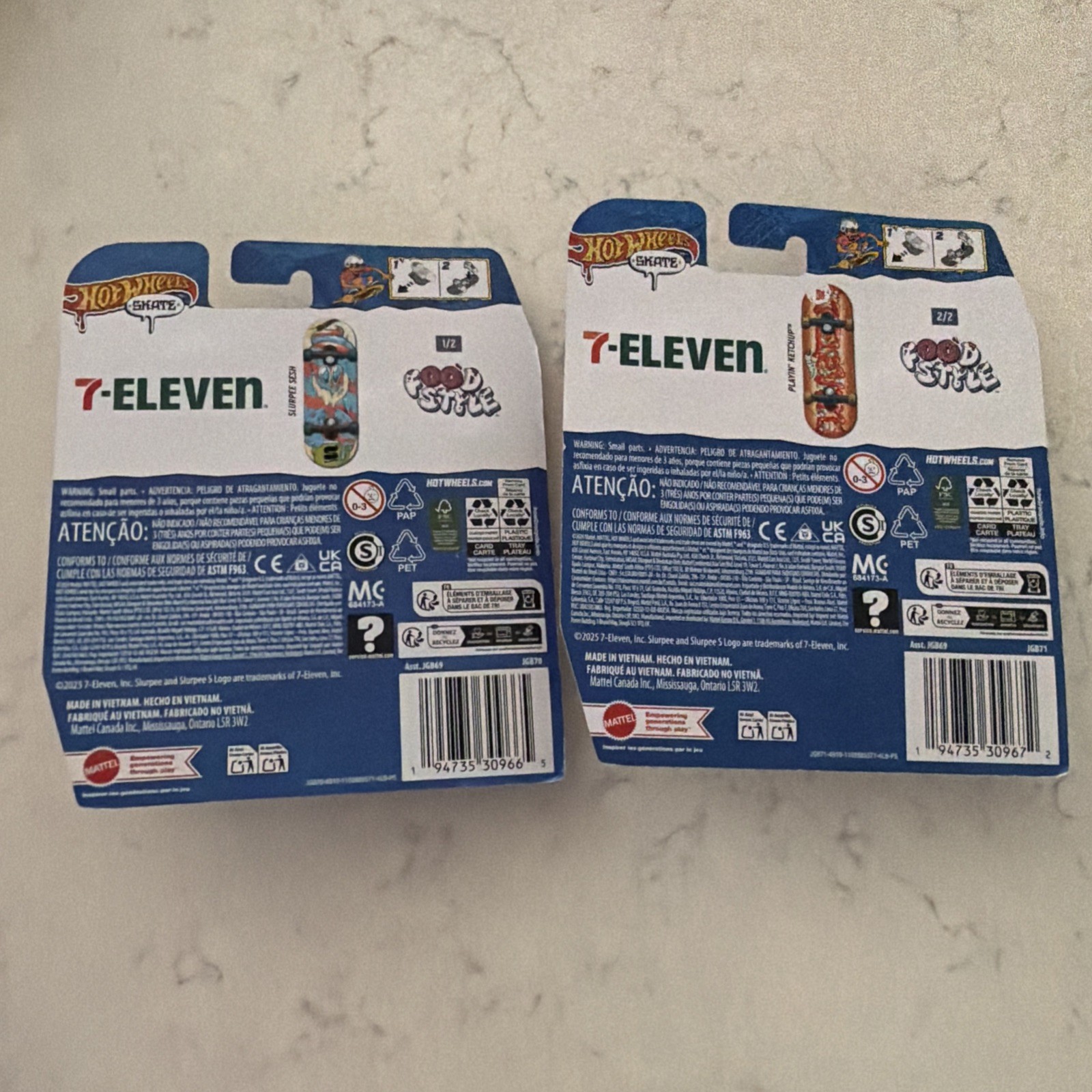 Hot Wheels Skate Fingerboard Food Style 711 Gas Station EXCLUSIVE Lot Of 2 Set
