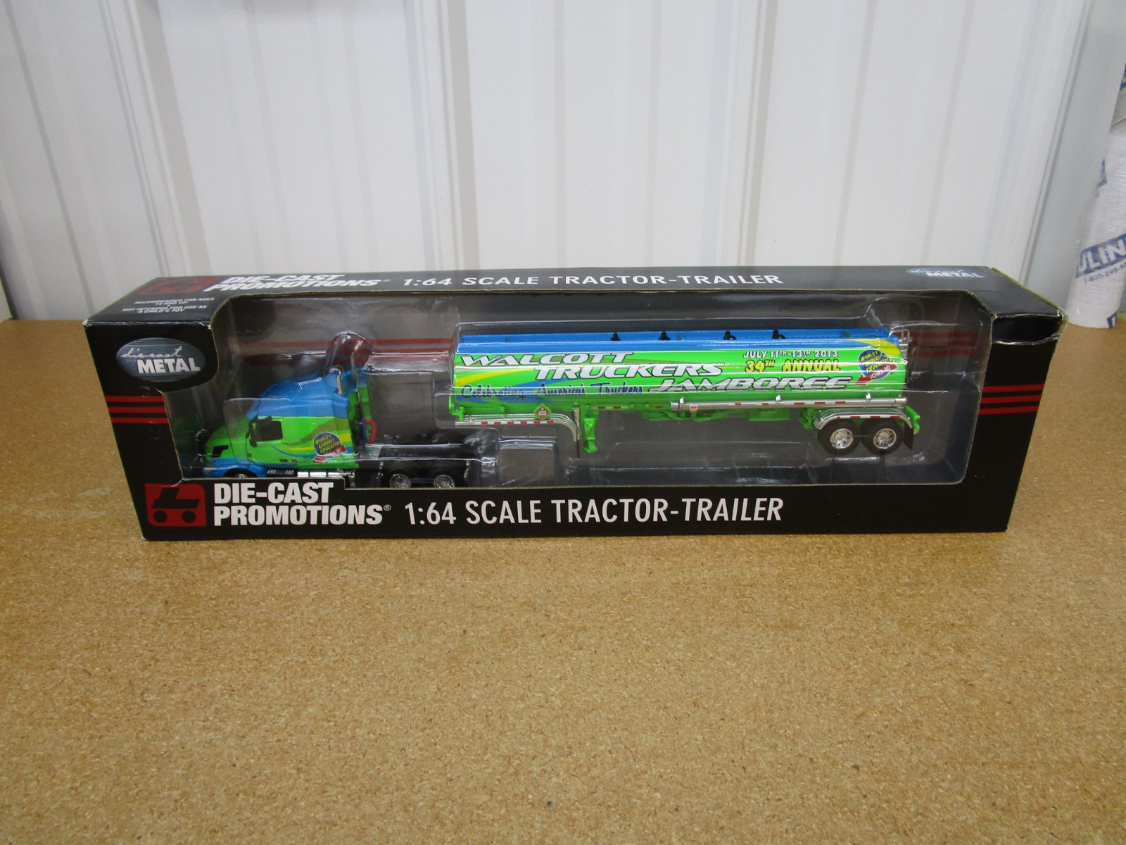DCP Volvo semi truck Walcott truckers Jamboree 2013 1/64 Iowa diecast Z