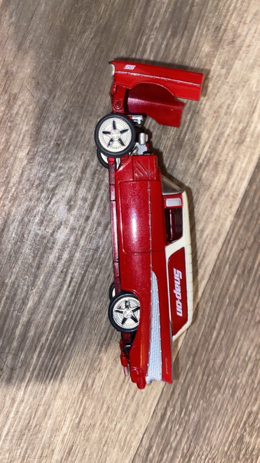 Snap-on GloMad 1955 Chevrolet 1:38 Diecast Car Red/White Pull Back LED