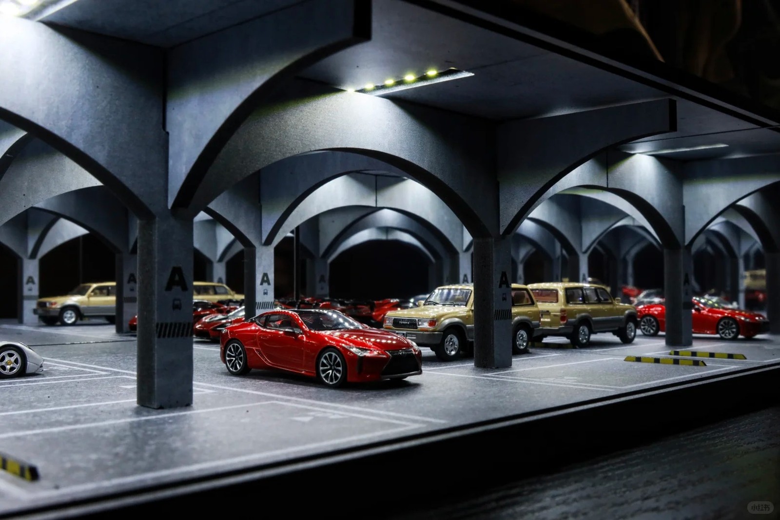 Diorama 1/64 Diecast Garage Model LED Lighting Parking Lot Display Case Scene