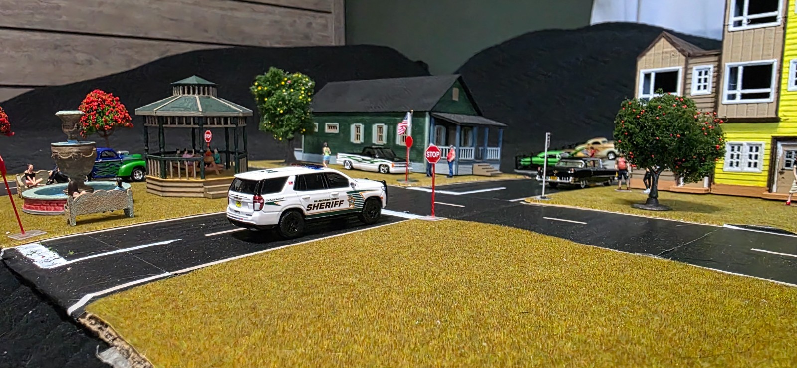 Greenlight Hillsborough County FL Sheriff Chevy Tahoe unit #24 CUSTOM 1/64 scale