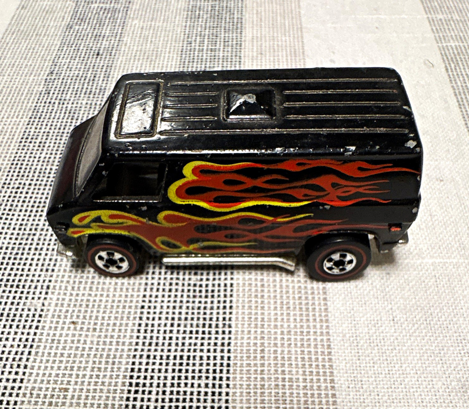 Hot Wheels redline Black Flame Van 1:64 Diecast Red/Yellow Flames Graphics