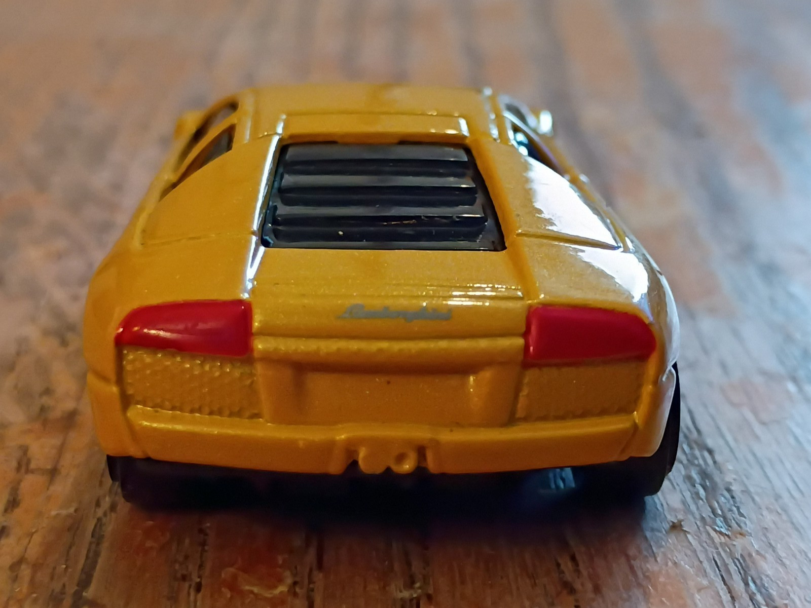 Maisto Bright Yellow Metallic Lamborghini Murcielago Loose Diecast 1:64
