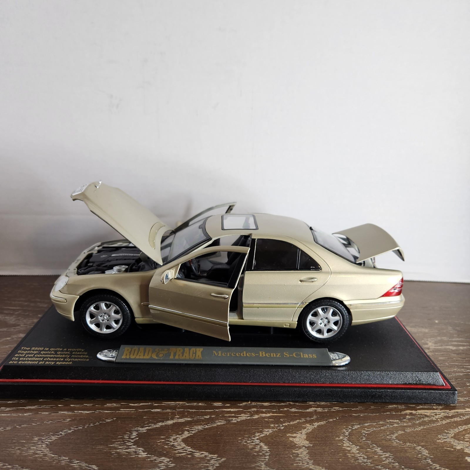 Road&Track Light Gold Mercedes-Benz S-Class 1:18 Diecast Car With Stand & Box
