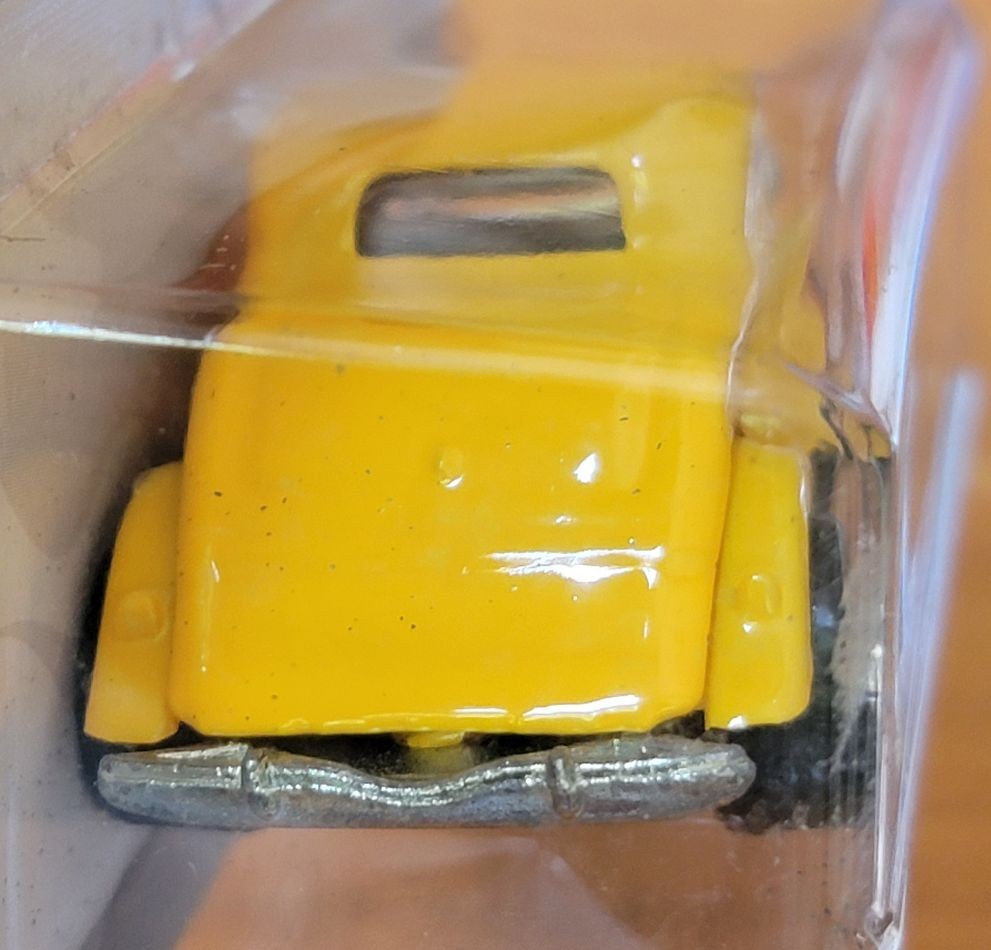 Hot Wheels 2010 Larry’s Garage Yellow 3 – Window ’34 Ford 11/20 Real Riders