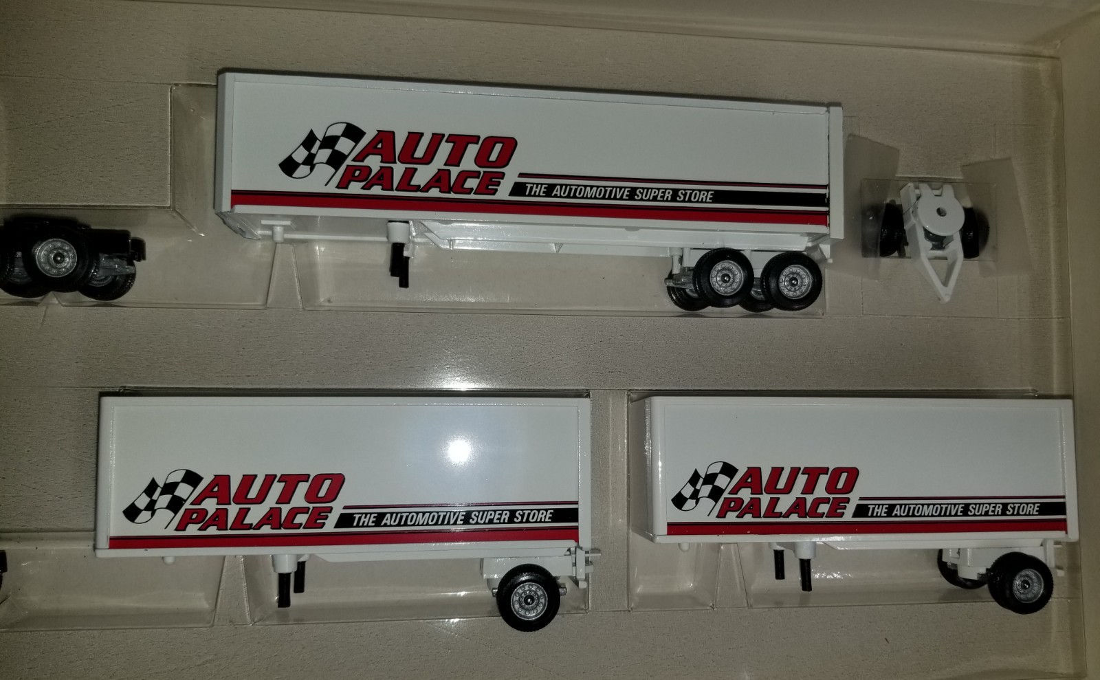 Winross Auto Palace Distribution Service Avon, MA 2 Truck Set