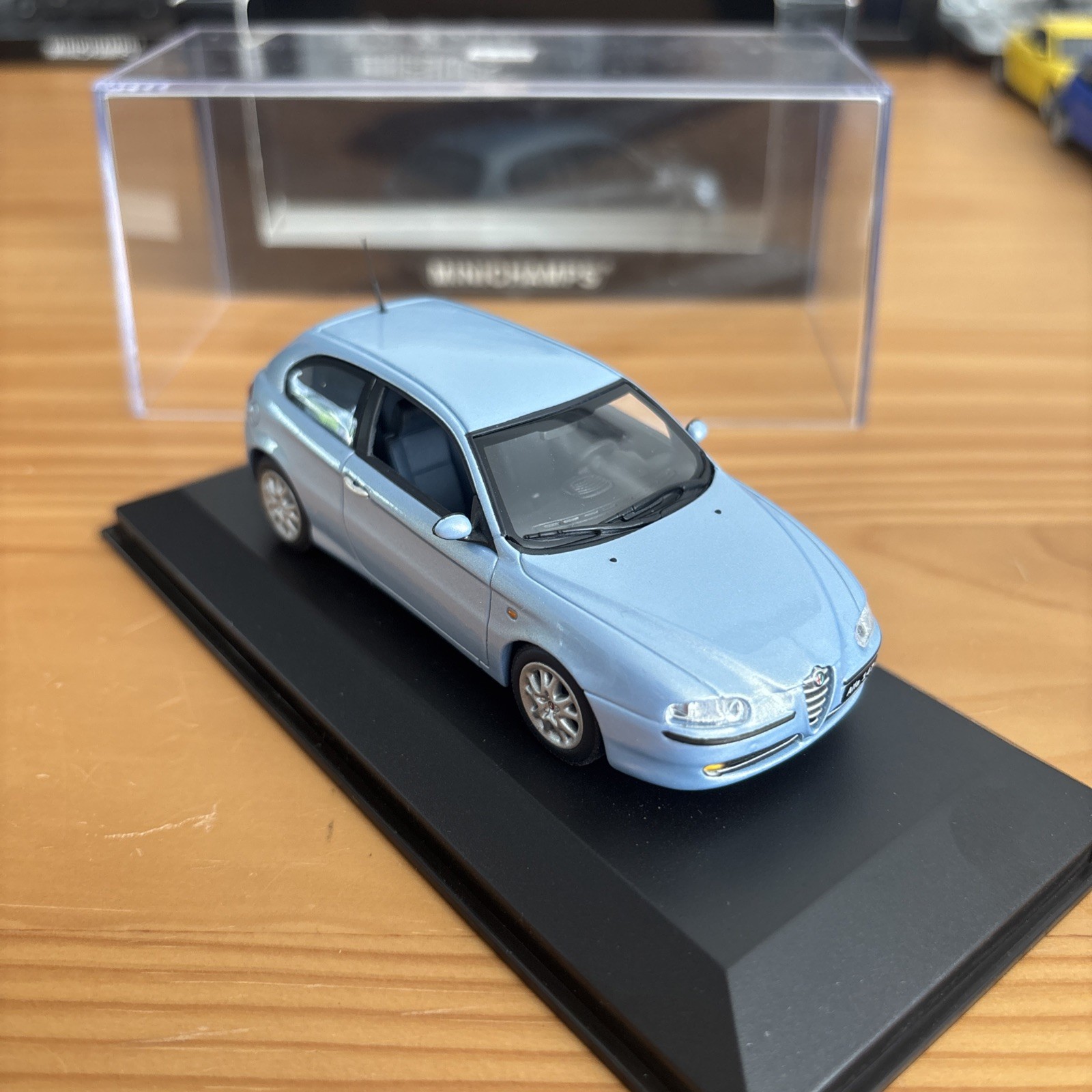 1:43 Minichamps Alfa Romeo 147 Azzuro Nuvola 2001 Light Blue Metallic 120001