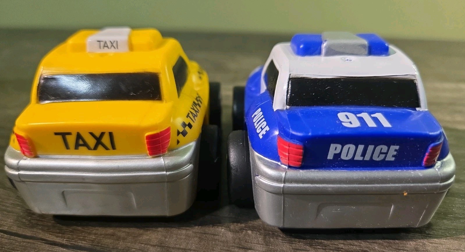 Kid Galaxy Pullback Cars. Police & Taxi Cars. Vintage