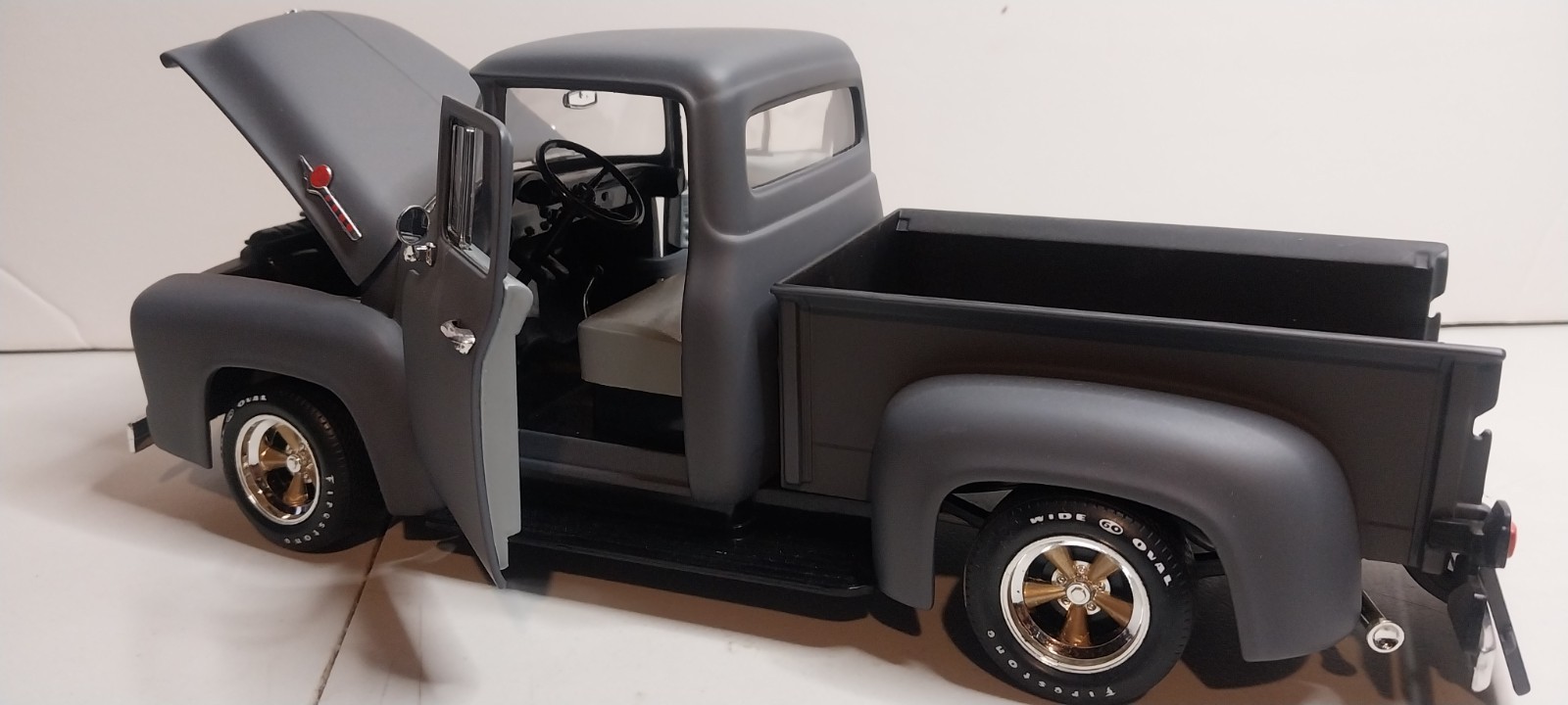 ERTL 1:18 1956 Gray Ford F100 Pickup Truck.
