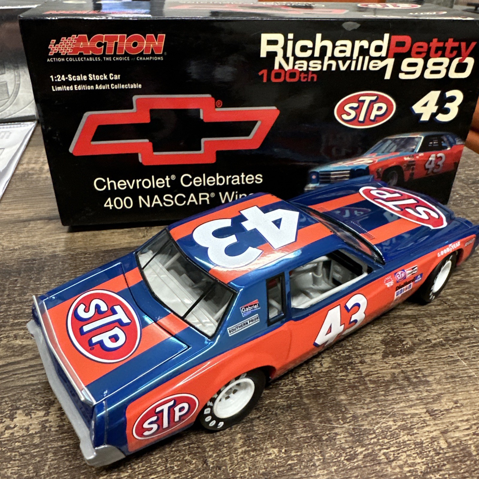 #43 Richard Petty 1980 STP Chevy 400 Win Monte Carlo 1:24