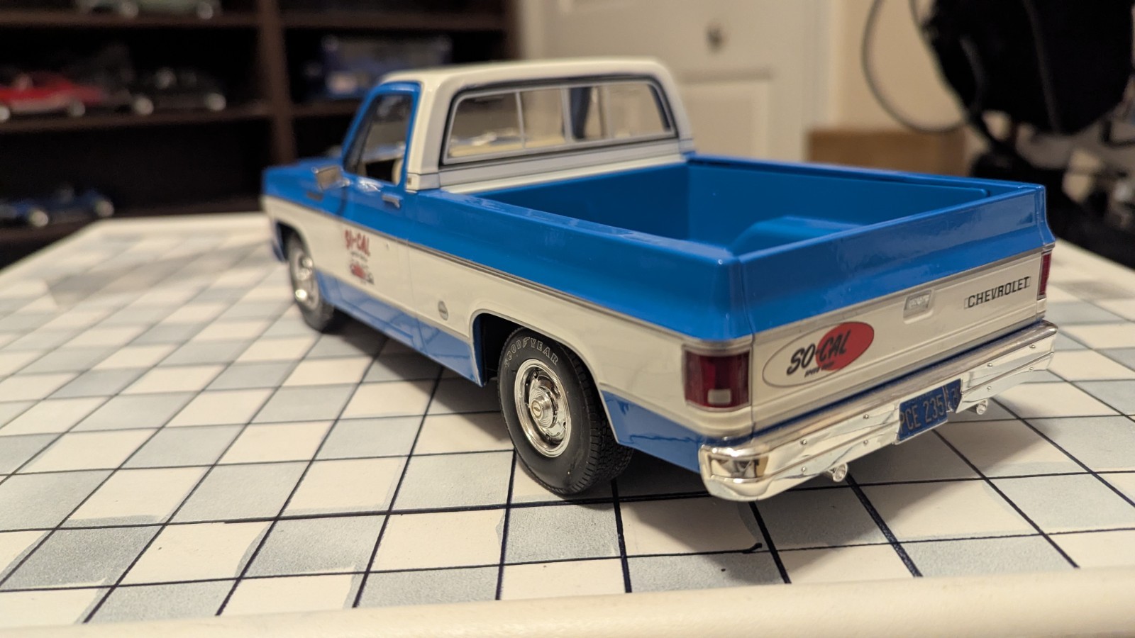 Maisto 1/18 1974 Chevrolet C10 Cheyenne Super Blue