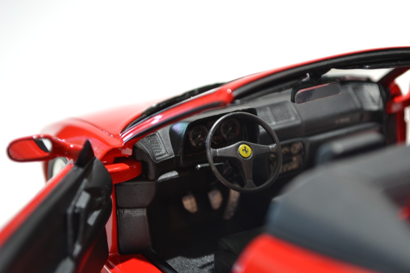 1/18 UT Models Ferrari 355 Spider Rosso Corsa No Box