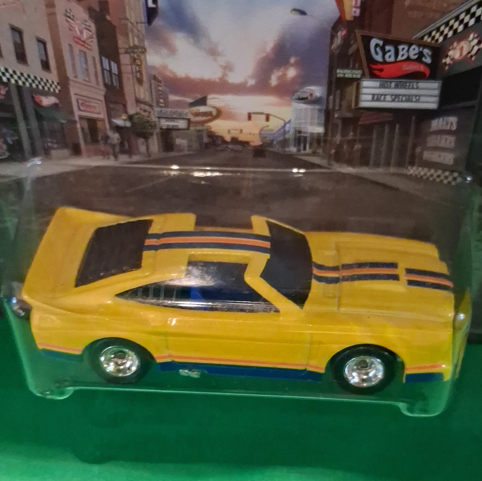 Hot Wheels 2011 Boulrwal Riders Underdogs 1:64 78 Ford Mustang 2 Unopened Card