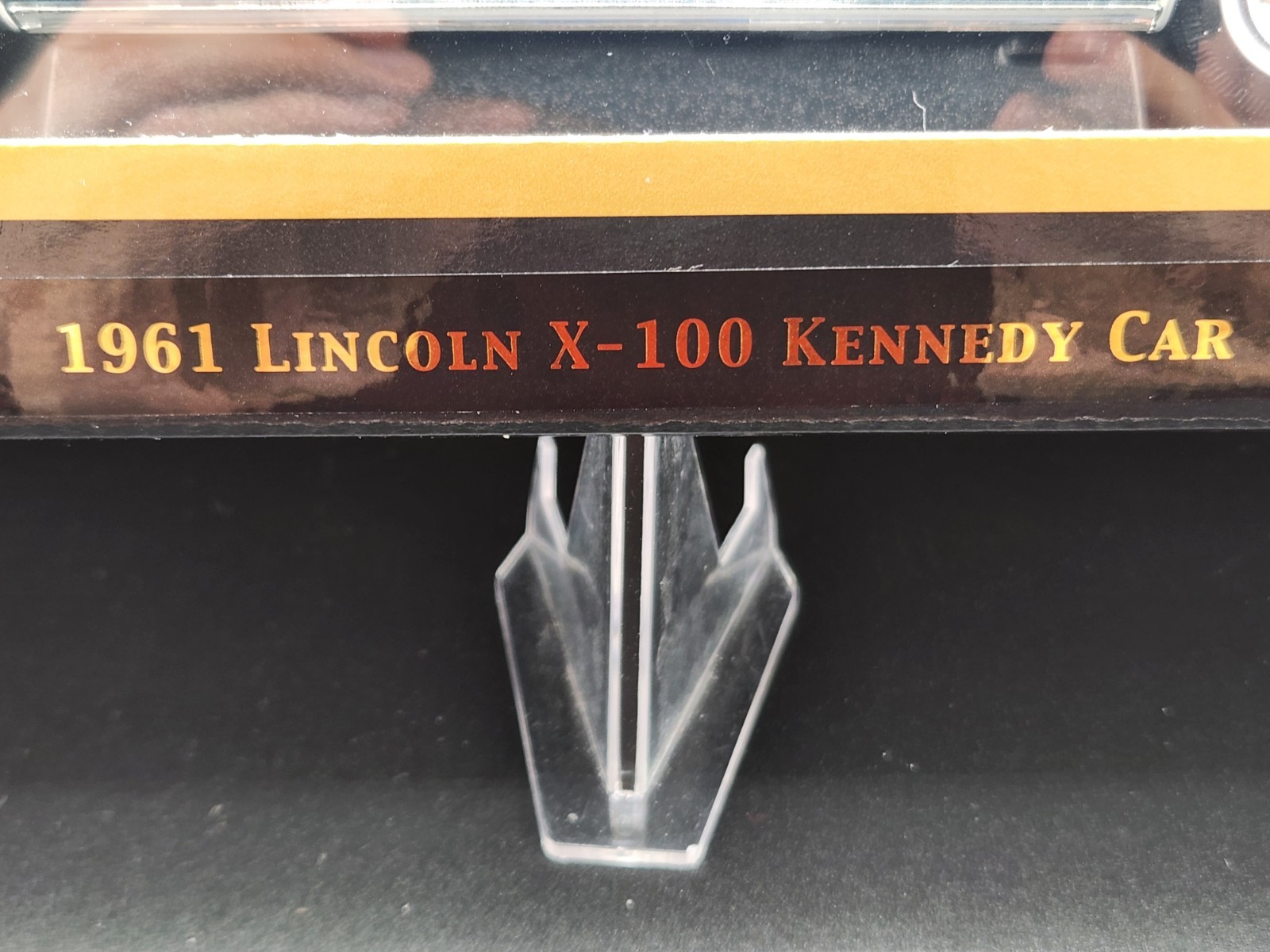 Road Signature Presidential Series 1961 Lincoln X-100 Kennedy Car 1:24 Scale NIB