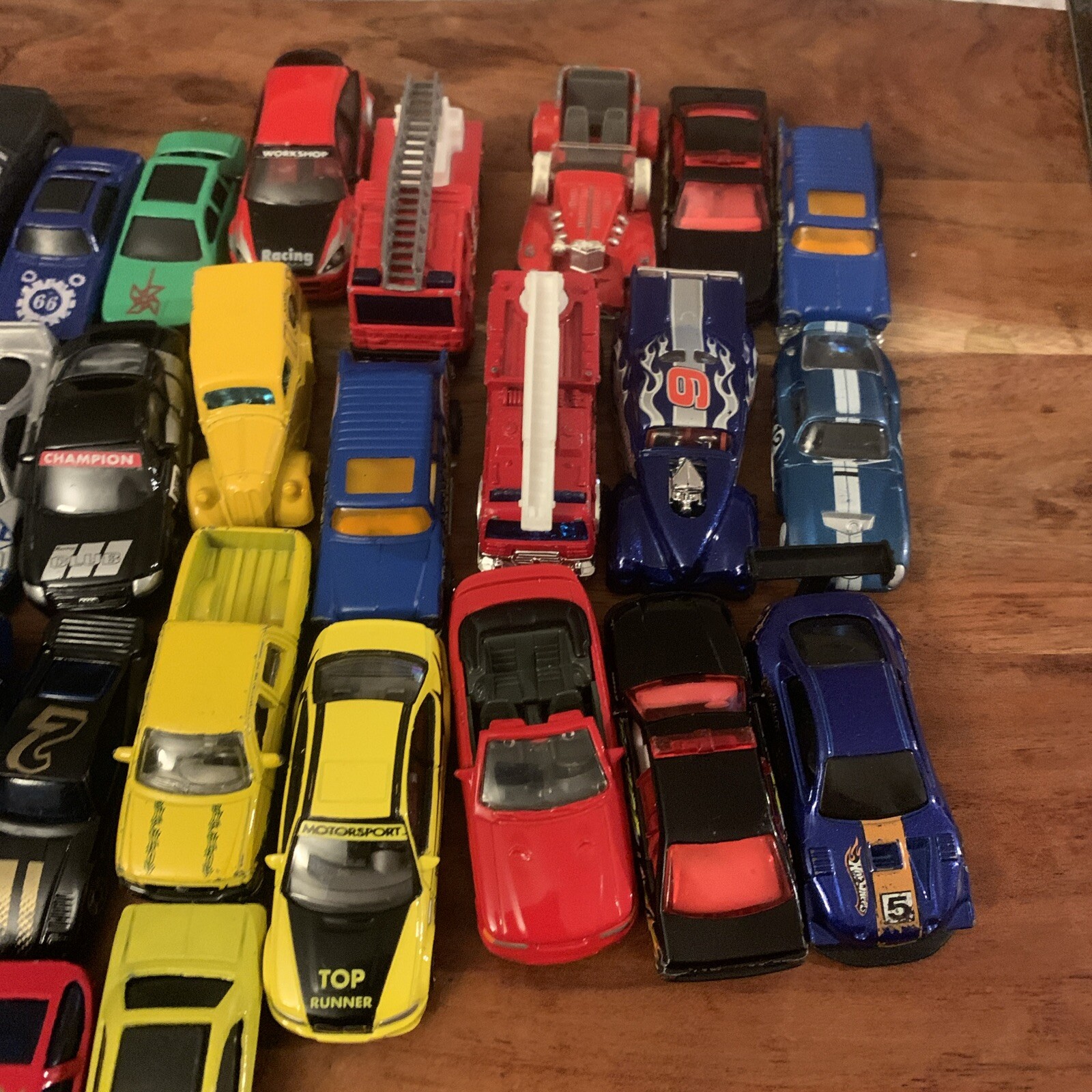 1/64 Scale vintage Vehicle Diecast Toys Suntoys And Other Assorted 35 Cars