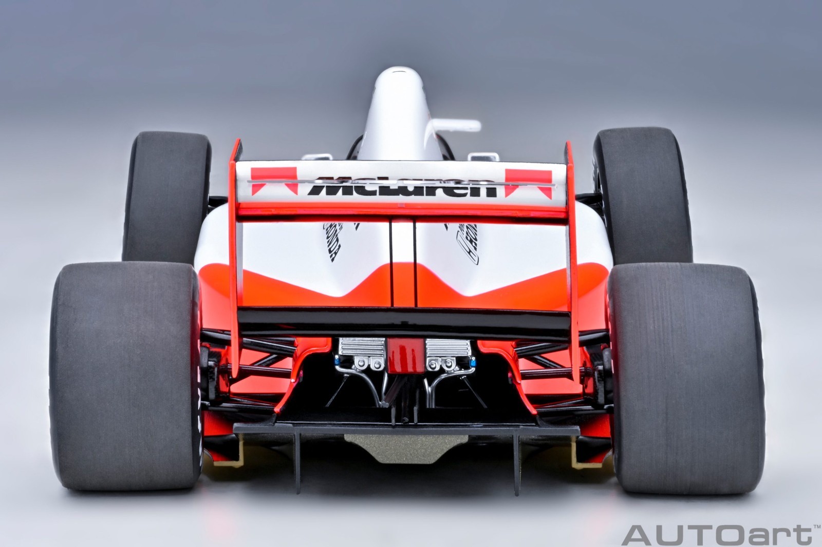 Autoart McLaren Honda MP4/6 1991 #1 (with McLaren logo) 1/18 Scale New Release!