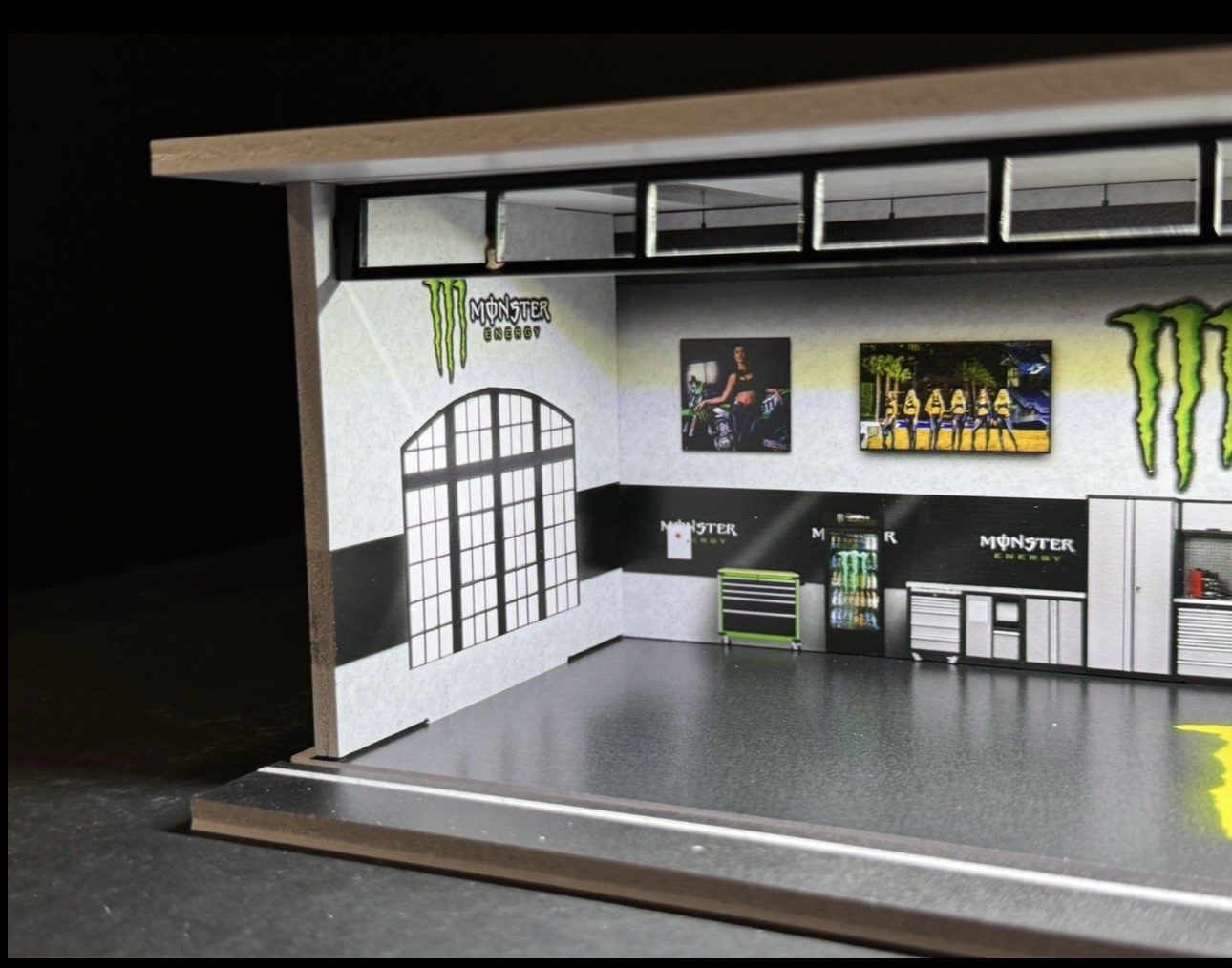 Monster Energy White Theme Display FOR Hot Wheels 1:64 Model Diorama Garage LEDs