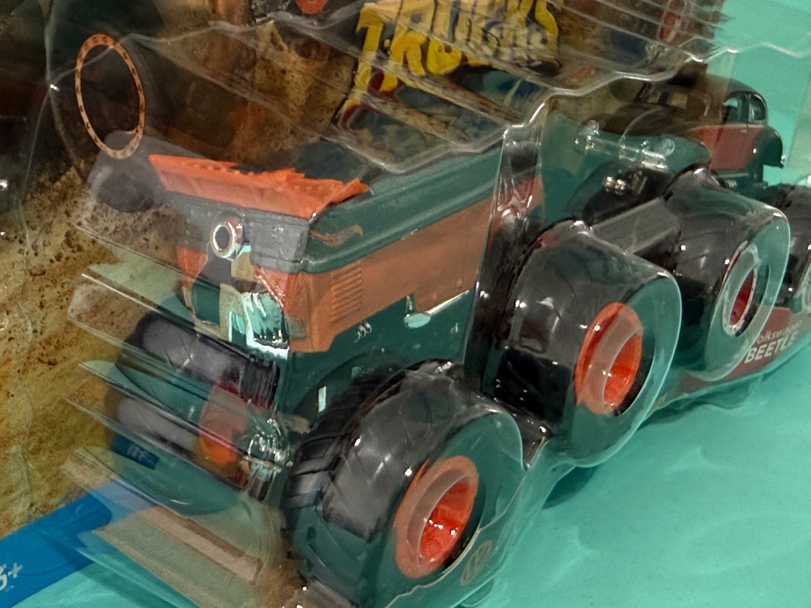 HOT WHEELS MONSTER TRUCKS 2 PACK DEMOLITION VW DRAGBUS VOLKSWAGEN BEETLE 1:64 3+