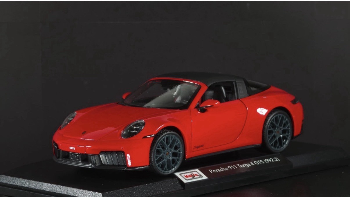 Porsche 911 Targa 4 GTS (992.2) 1:18 Maisto Exclusive Style Special Edition red