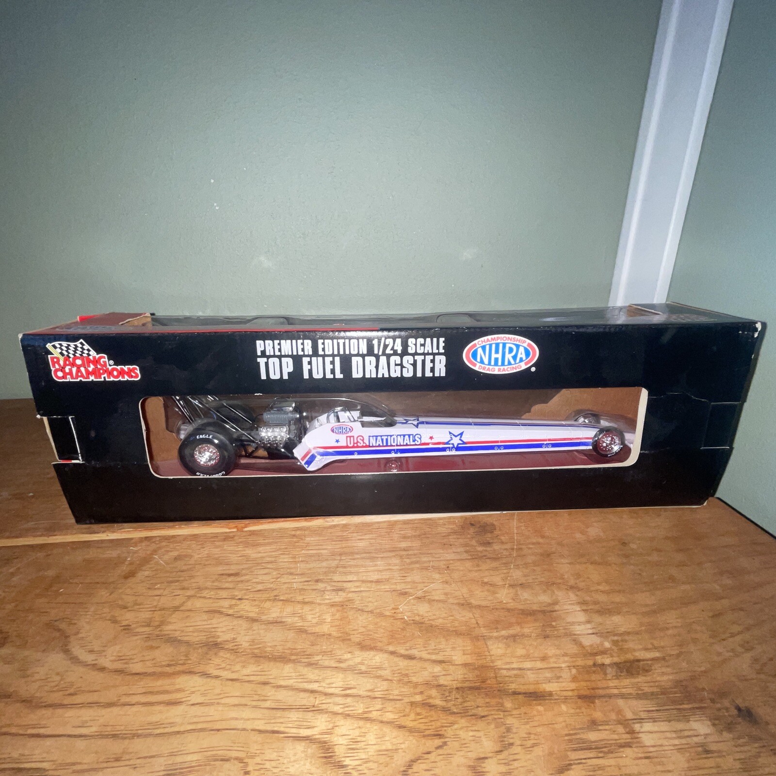 Racing Champions 1/24 Scale Diecast 09700 – 1996 Top Fuel Dragster US Nationals