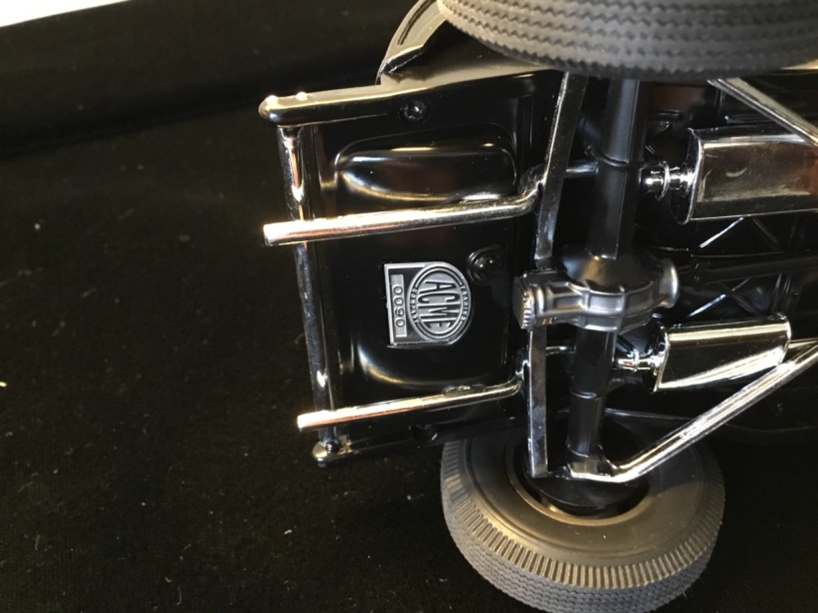 ACME 1:18 1932 FORD FIVE-WINDOW RELEASE N0.1