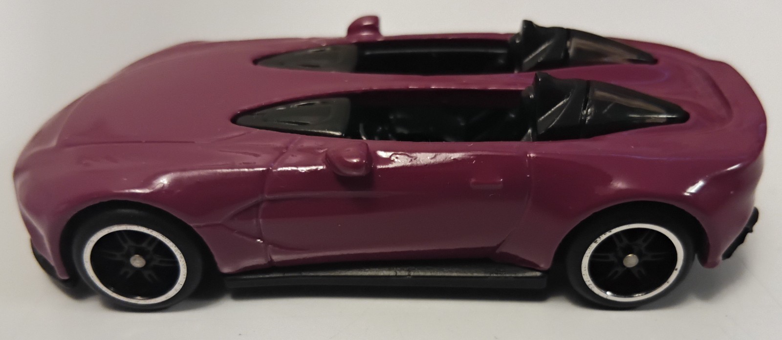 Hot Wheels: Aston Martin V12 Speedster (Gone in Sixty Seconds Series 2-Chel)