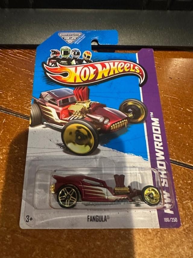 2013 Hot Wheels HW Showroom Fangula #186 Red
